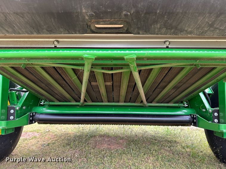 image for item LR9729 John Deere 560M  round baler