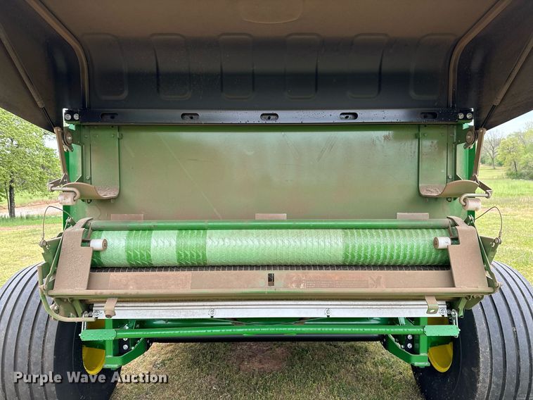 image for item LR9729 John Deere 560M  round baler