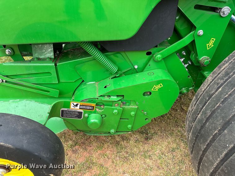 image for item LR9729 John Deere 560M  round baler