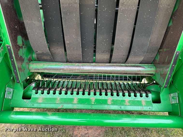 image for item LR9729 John Deere 560M  round baler