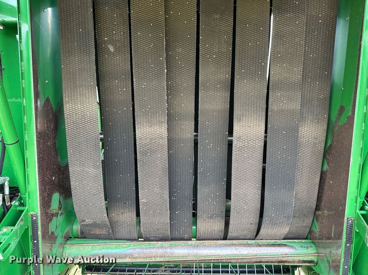 image for item LR9729 John Deere 560M  round baler