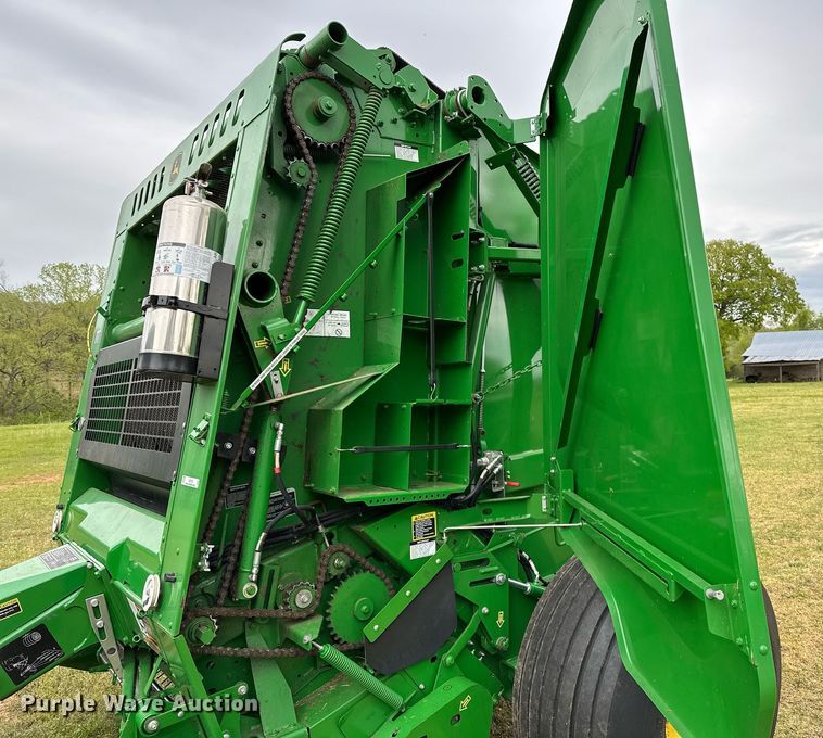 image for item LR9729 John Deere 560M  round baler