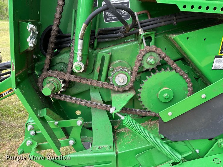 image for item LR9729 John Deere 560M  round baler
