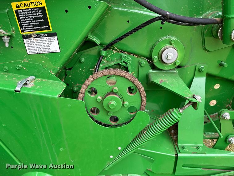 image for item LR9729 John Deere 560M  round baler