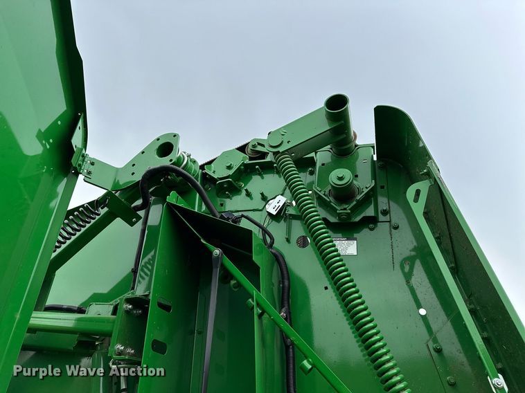 image for item LR9729 John Deere 560M  round baler