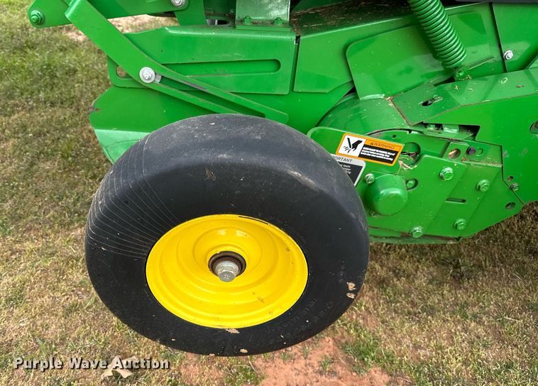 image for item LR9729 John Deere 560M  round baler