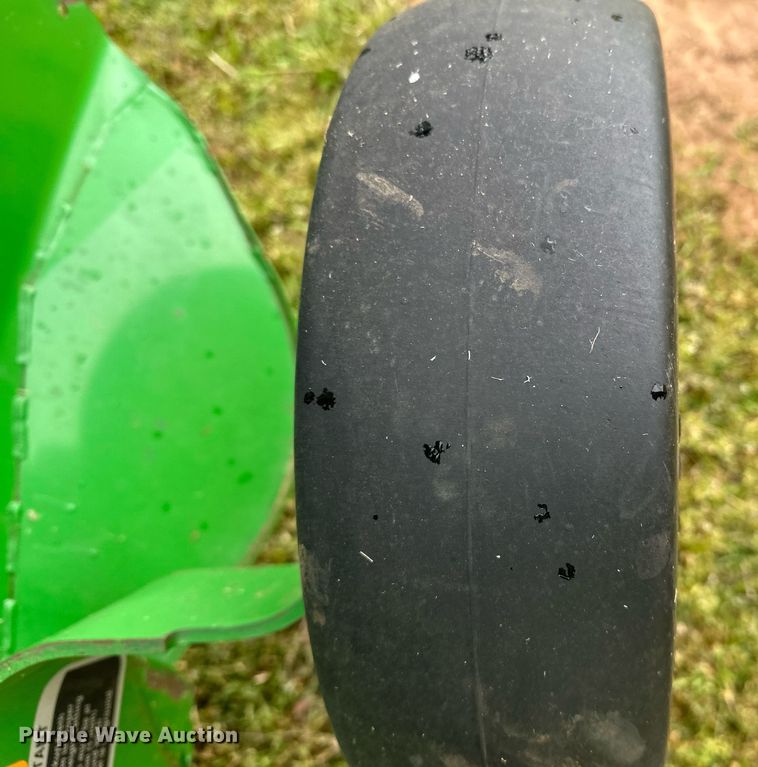 image for item LR9729 John Deere 560M  round baler