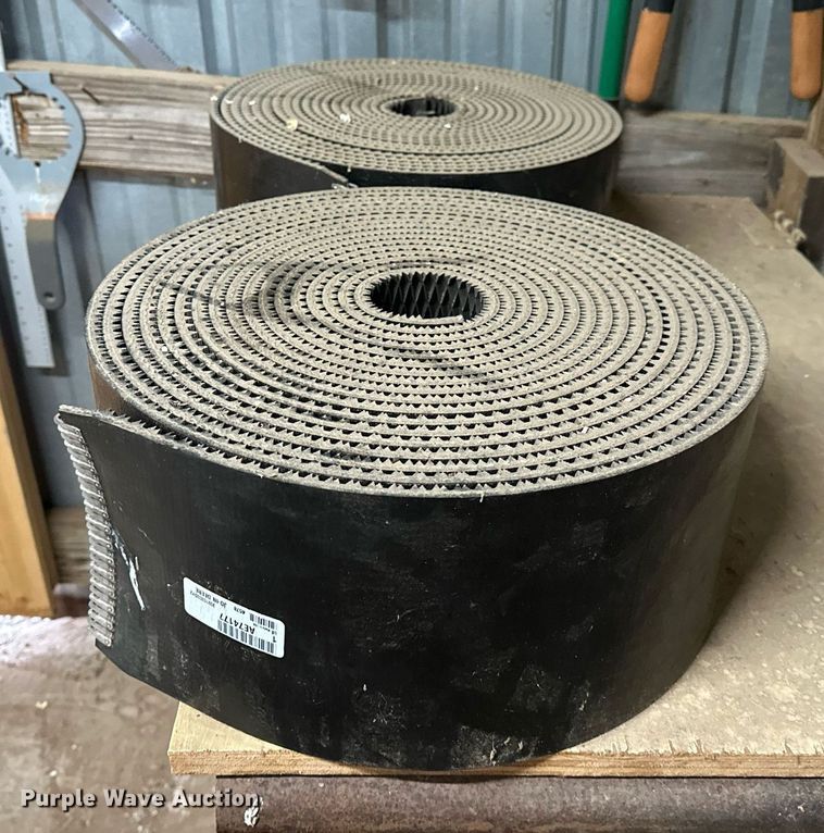 image for item LR9729 John Deere 560M  round baler