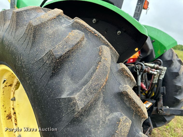 image for item LR9735 1998 John Deere 5410  tractor