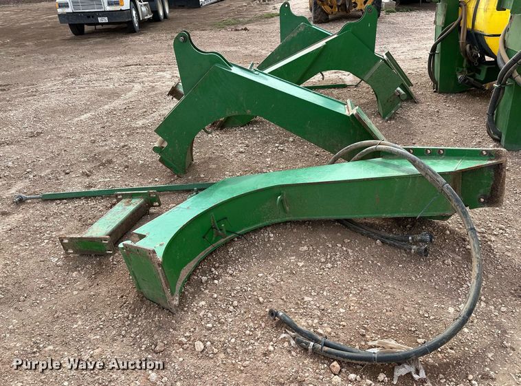 image for item LR9747 (2) Manco saddle tanks