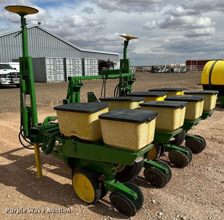 image for item LR9748 John Deere  no-till planter