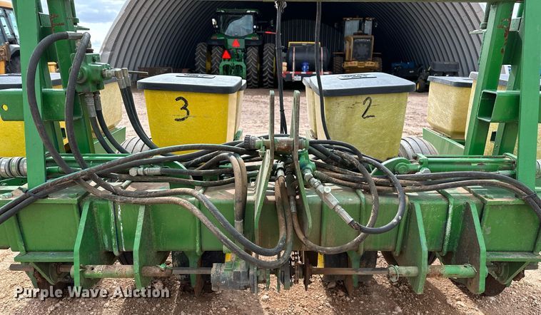 image for item LR9748 John Deere  no-till planter