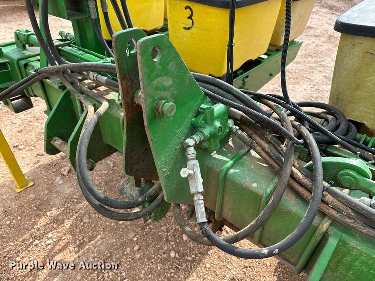image for item LR9748 John Deere  no-till planter