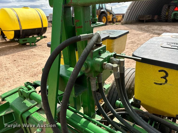 image for item LR9748 John Deere  no-till planter