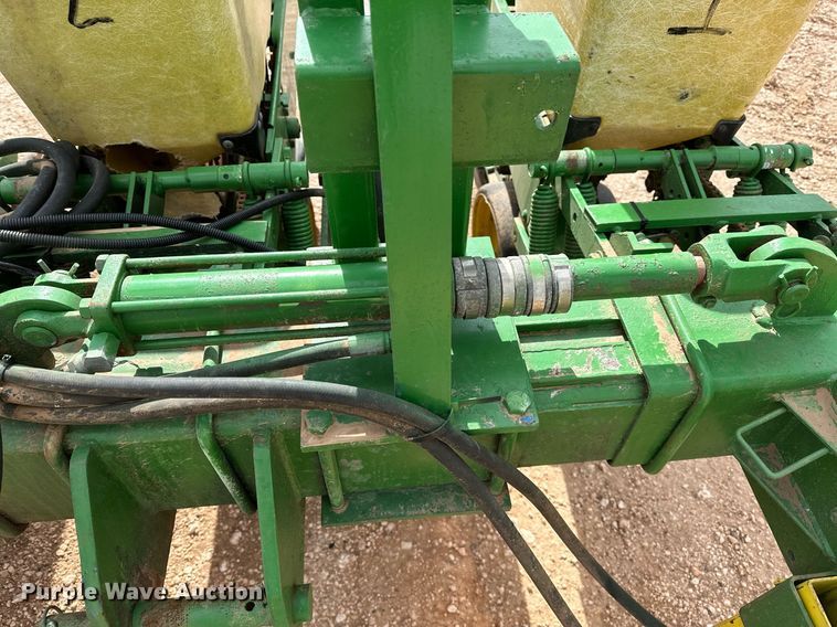 image for item LR9748 John Deere  no-till planter