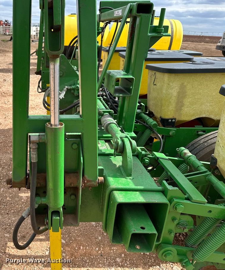 image for item LR9748 John Deere  no-till planter