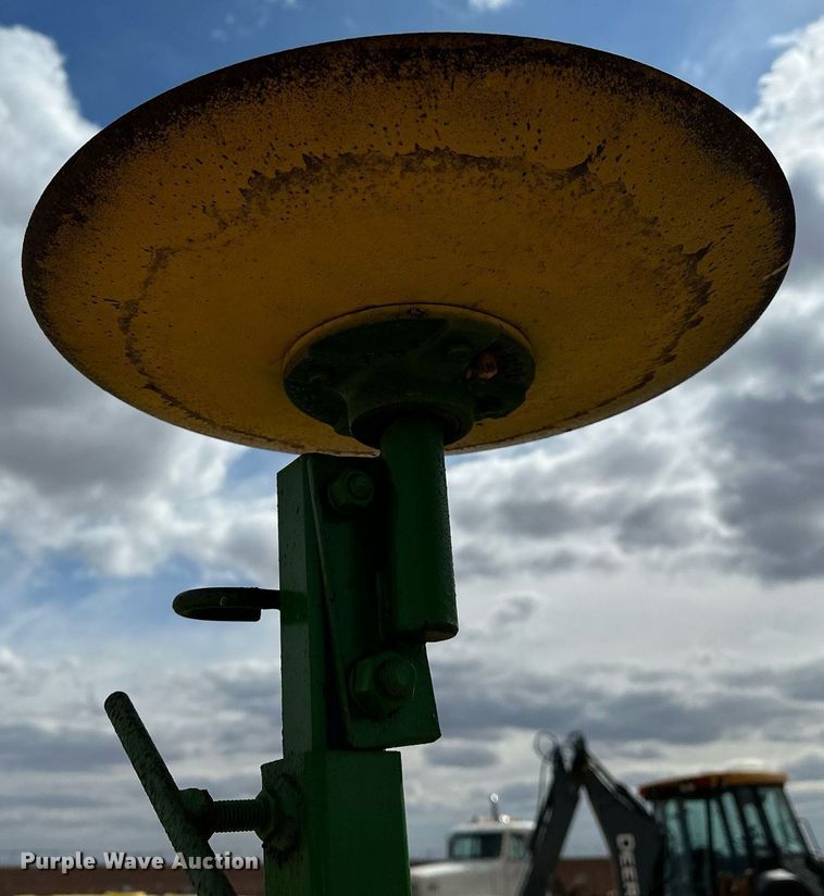 image for item LR9748 John Deere  no-till planter