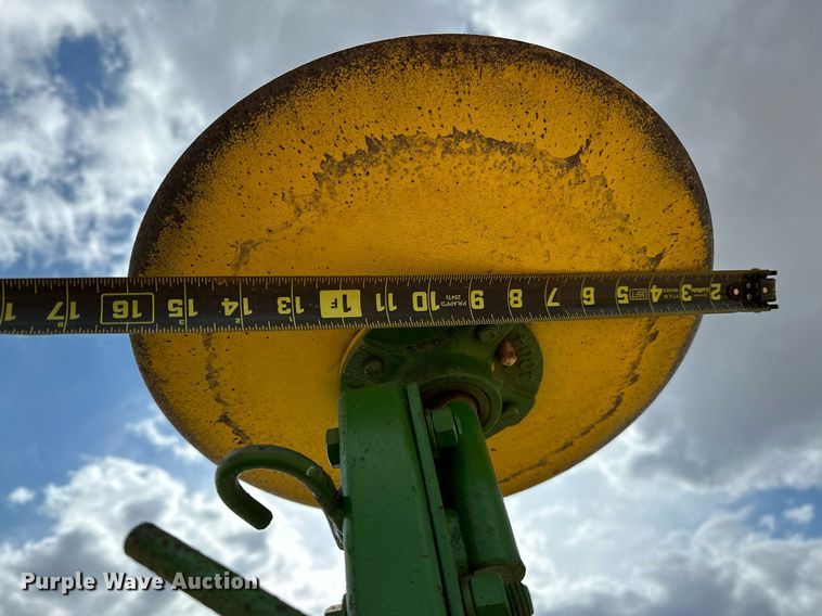 image for item LR9748 John Deere  no-till planter