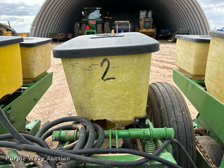 image for item LR9748 John Deere  no-till planter
