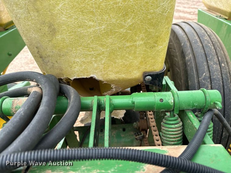 image for item LR9748 John Deere  no-till planter