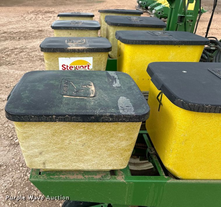 image for item LR9748 John Deere  no-till planter