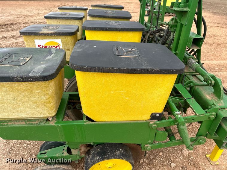 image for item LR9748 John Deere  no-till planter