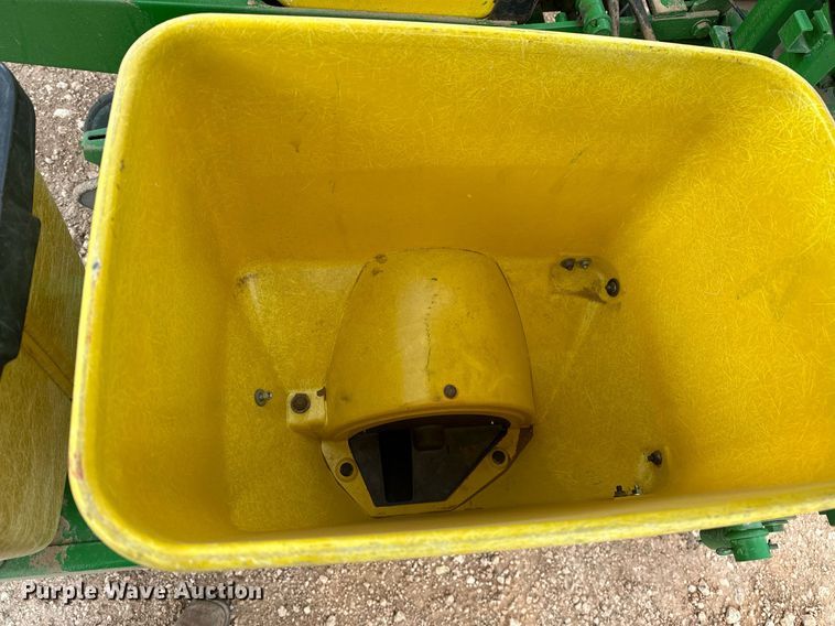 image for item LR9748 John Deere  no-till planter