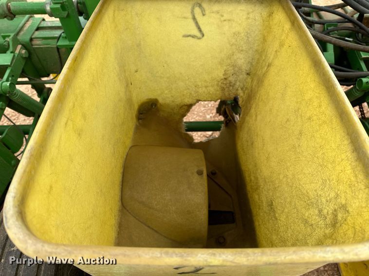 image for item LR9748 John Deere  no-till planter
