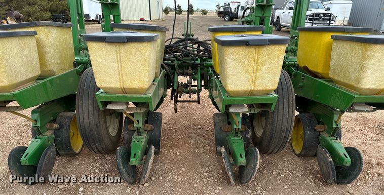 image for item LR9748 John Deere  no-till planter