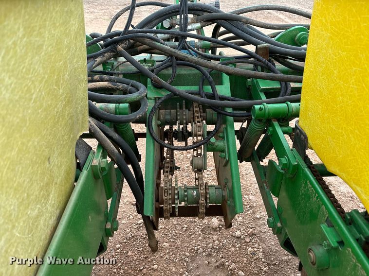 image for item LR9748 John Deere  no-till planter