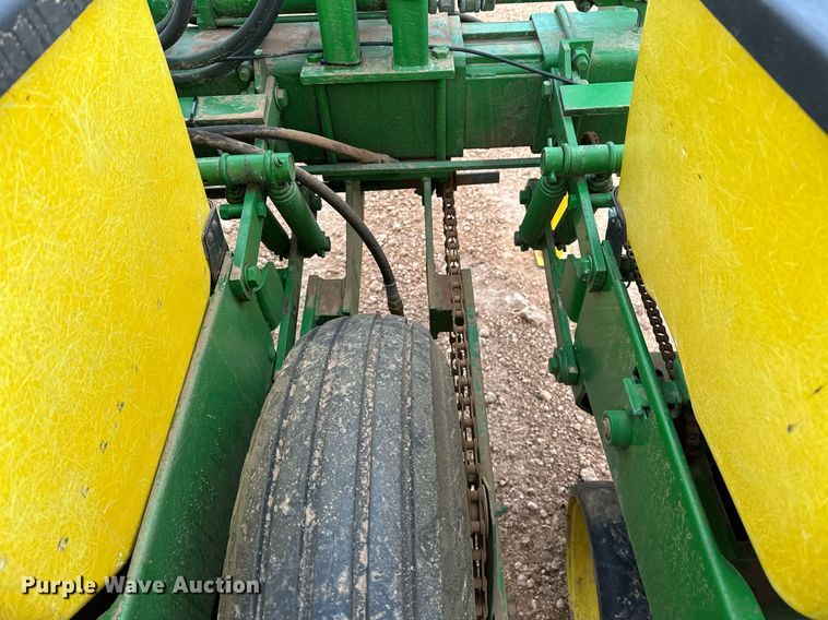 image for item LR9748 John Deere  no-till planter