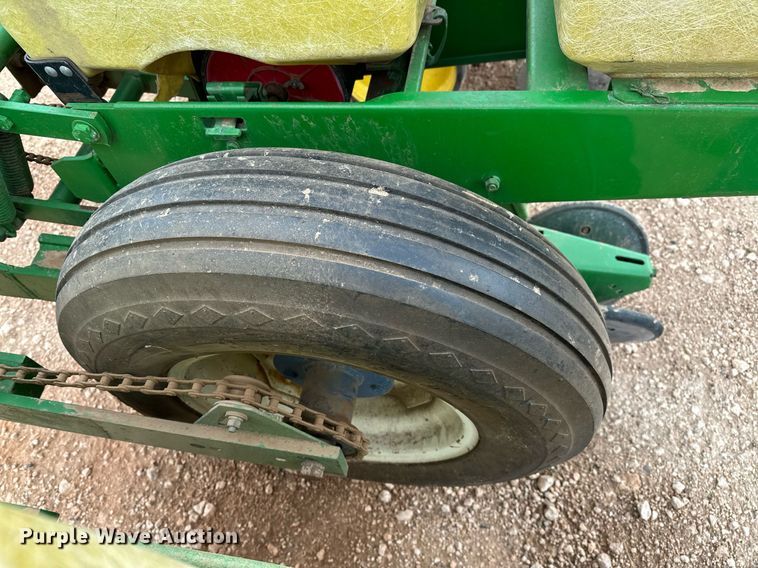 image for item LR9748 John Deere  no-till planter