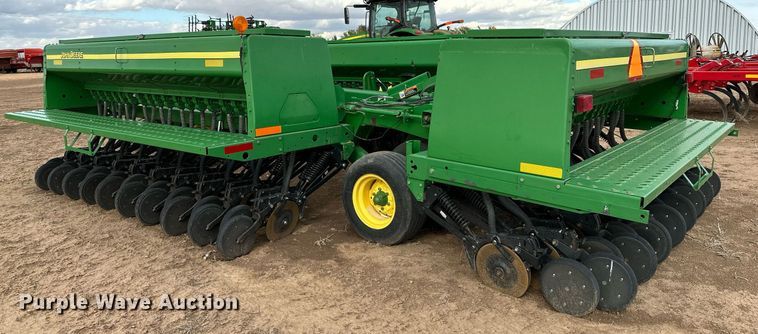 image for item LR9752 John Deere 455  grain drill