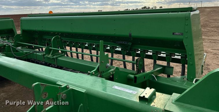 image for item LR9752 John Deere 455  grain drill