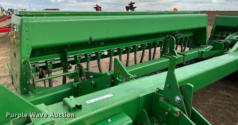 image for item LR9752 John Deere 455  grain drill
