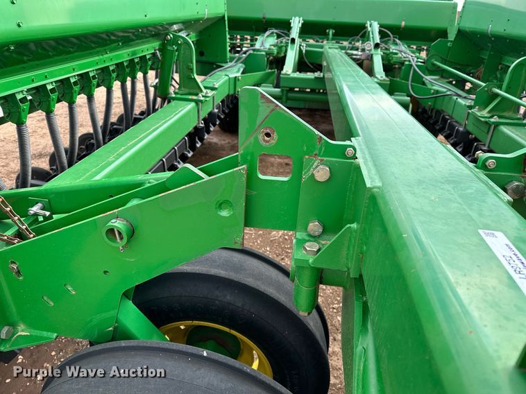 image for item LR9752 John Deere 455  grain drill