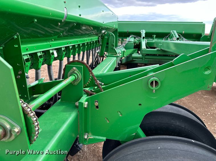 image for item LR9752 John Deere 455  grain drill