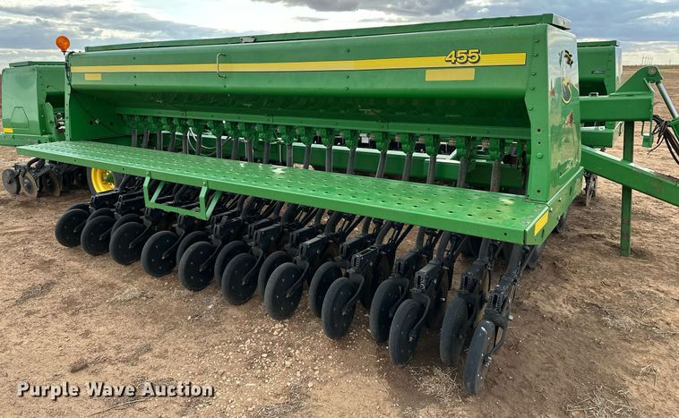 image for item LR9752 John Deere 455  grain drill