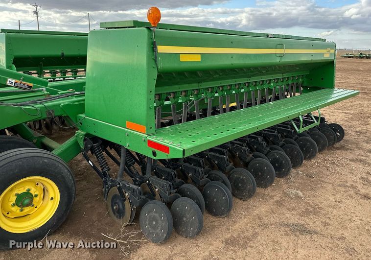 image for item LR9752 John Deere 455  grain drill