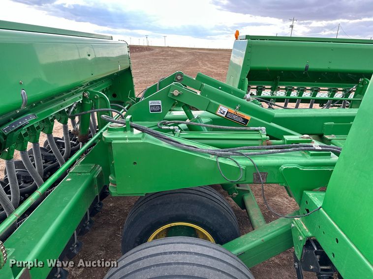 image for item LR9752 John Deere 455  grain drill