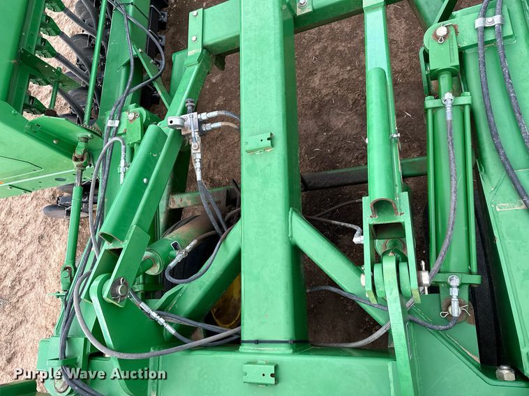 image for item LR9752 John Deere 455  grain drill