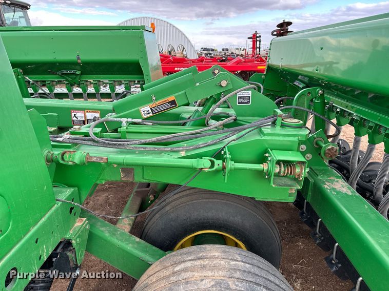 image for item LR9752 John Deere 455  grain drill