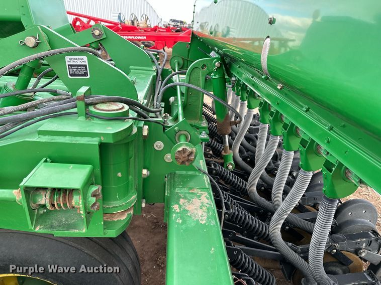 image for item LR9752 John Deere 455  grain drill