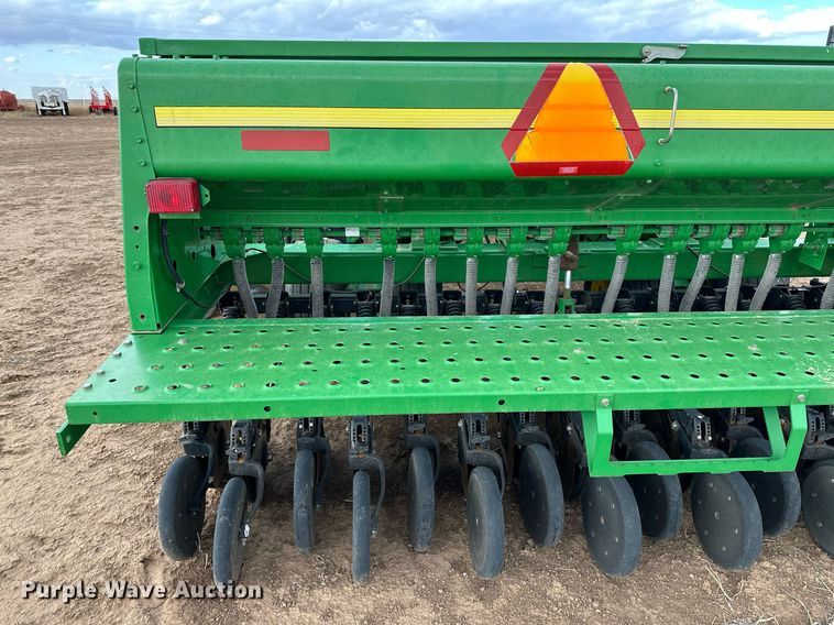 image for item LR9752 John Deere 455  grain drill