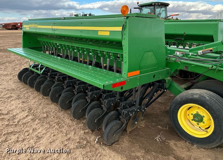 image for item LR9752 John Deere 455  grain drill