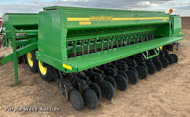 image for item LR9752 John Deere 455  grain drill