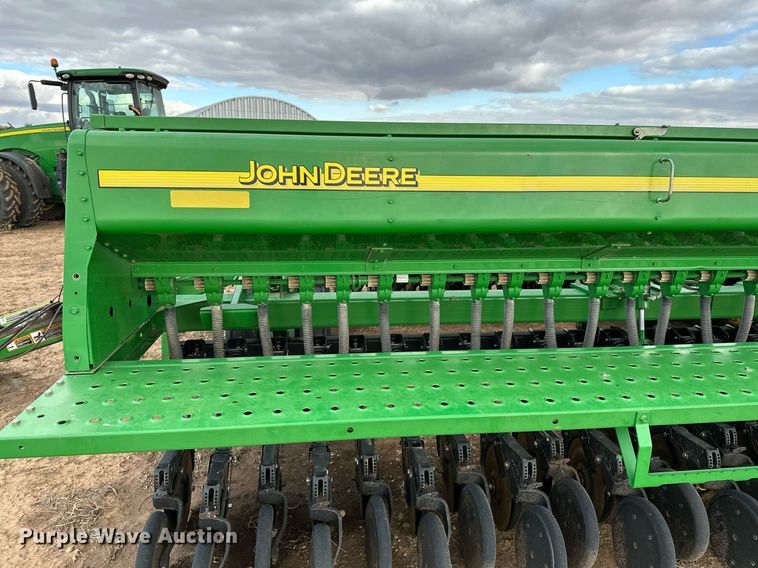 image for item LR9752 John Deere 455  grain drill