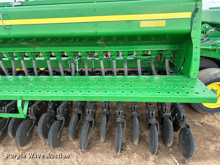 image for item LR9752 John Deere 455  grain drill