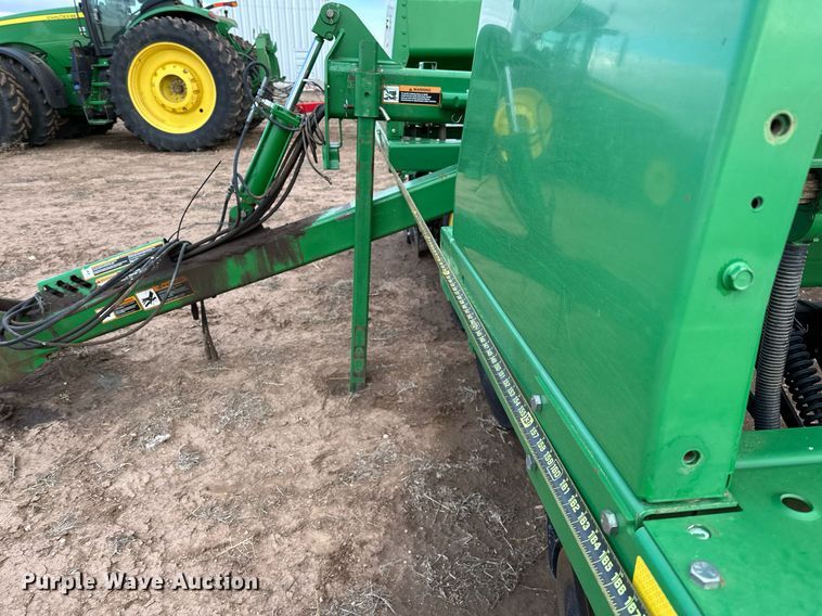 image for item LR9752 John Deere 455  grain drill