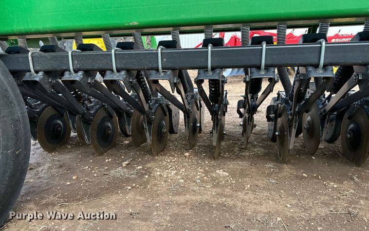 image for item LR9752 John Deere 455  grain drill